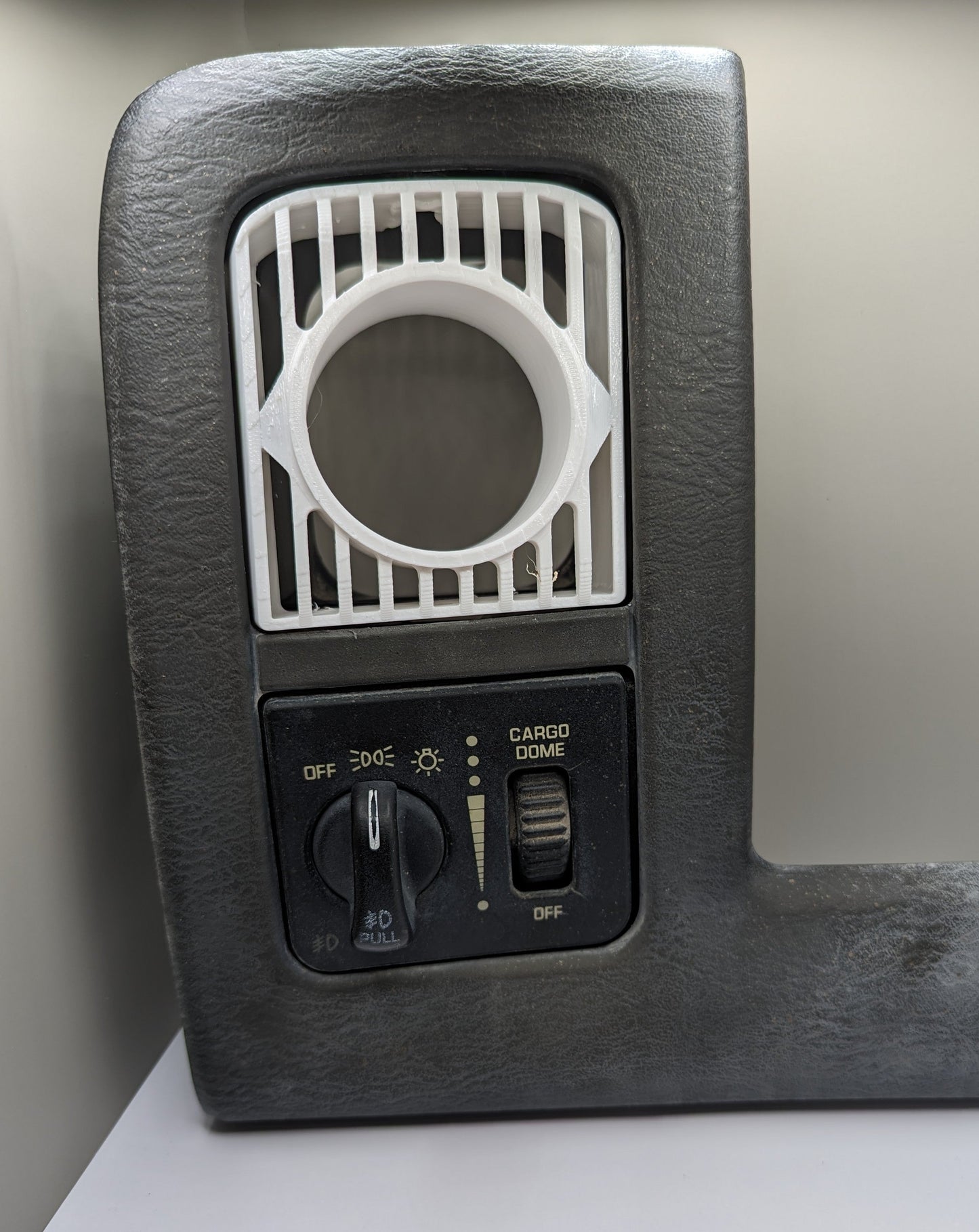 Early 3rd Gen Ram Gauge Pod Vent Mount (Fits 2003-2005 Dodge Ram Trucks)