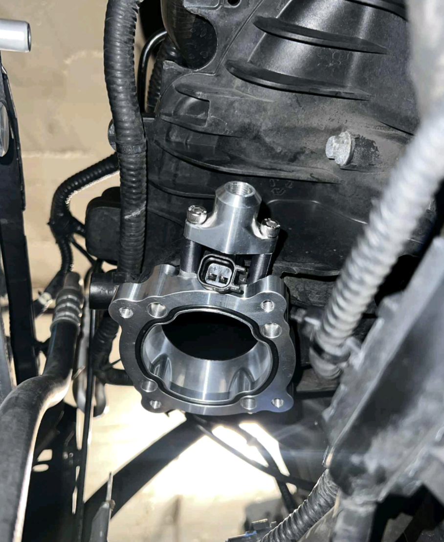 Single Port Aux Fuel Throttle Body Adapter for 2014-2019 Fiesta ST