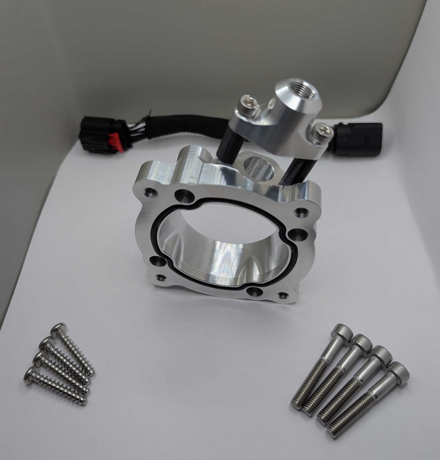 Single Port Aux Fuel Throttle Body Adapter for 2014-2019 Fiesta ST
