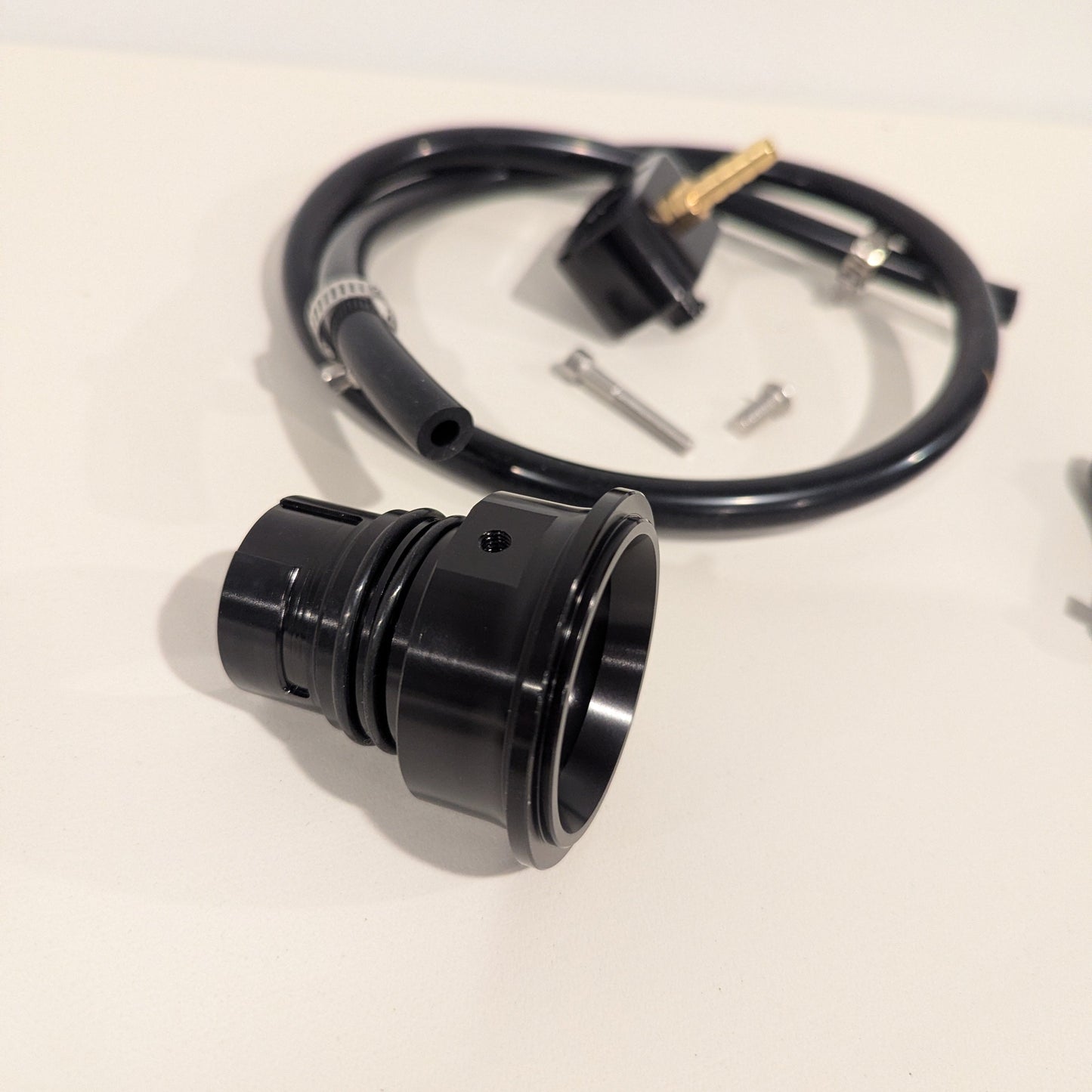 Dual seal blowoff valve adapter for f150 intercooler